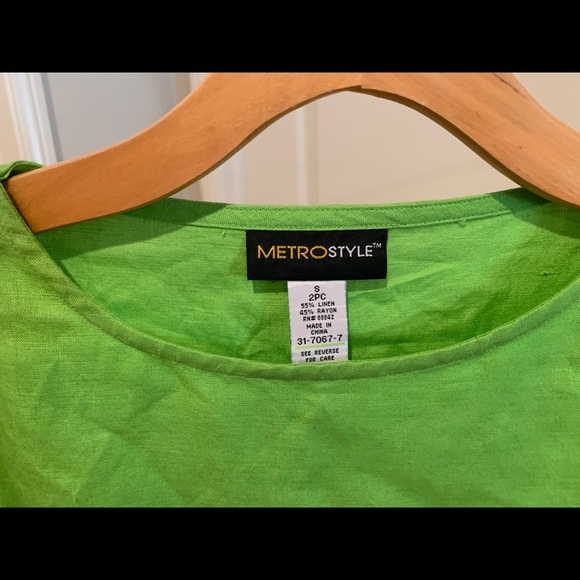 Vintage lime green blouse with hardware cut outs - Picture 2 of 3